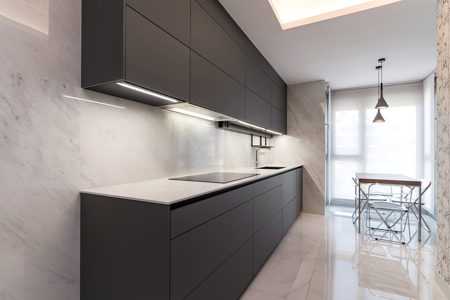 Cocina Santos Gris Visón en Paralelo | Docrys & DC