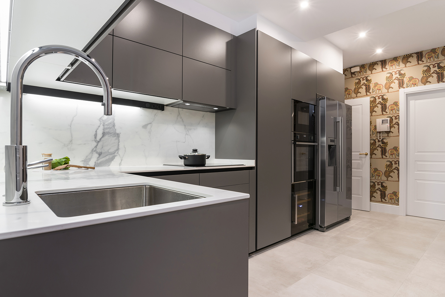 Cocina Moderna de Santos en color Gris Visón | Docrys & DC