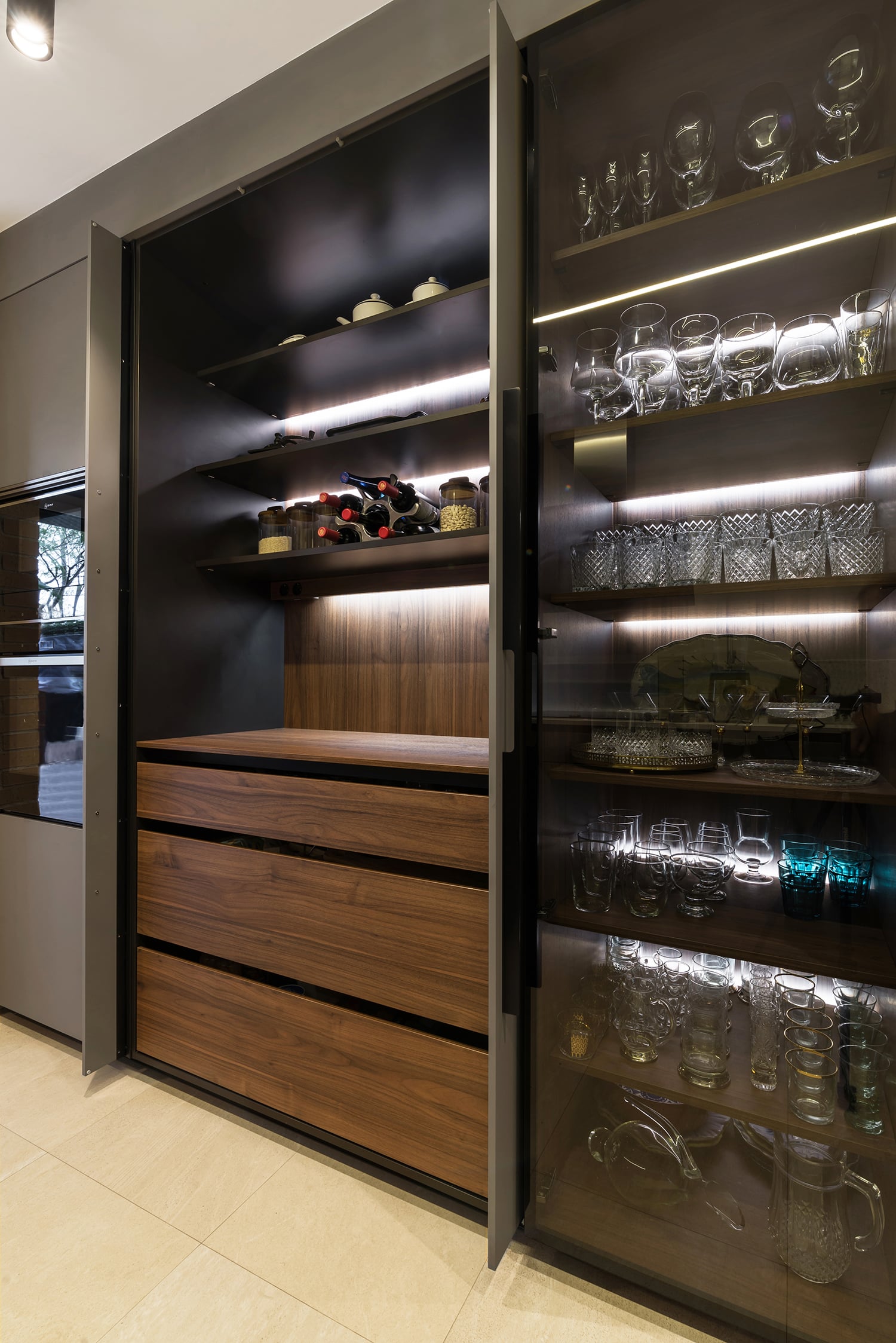 Cocina moderna y rústica de lujo en paralelo - DOCRYS & DC