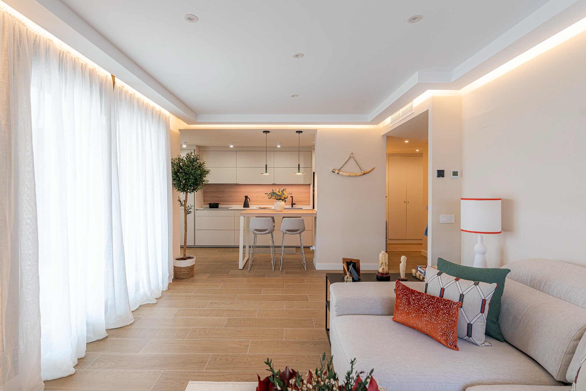 Cómo integrar la cocina y el salón sin perder identidad