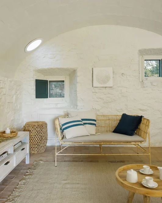 Pared rústica blanca