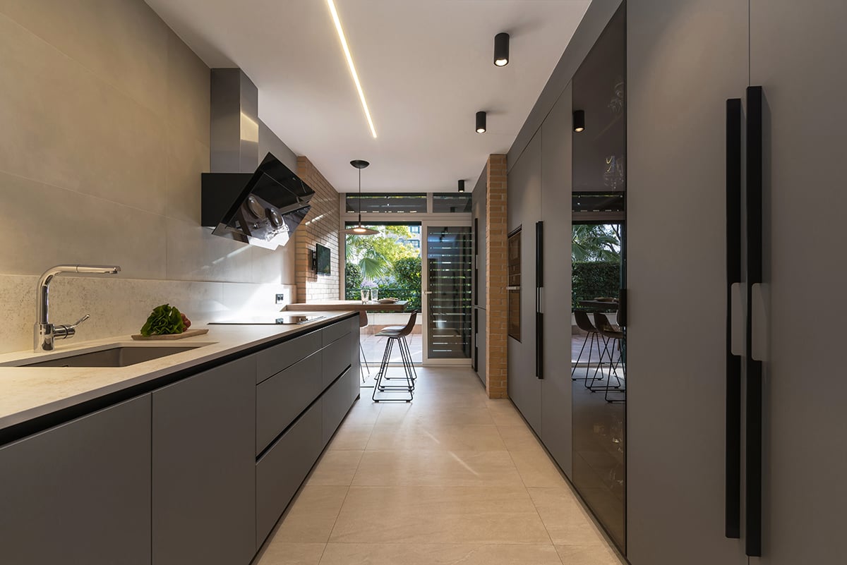 Cocina con dos frentes