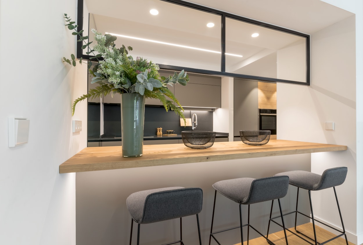 Cocina americana con ventana