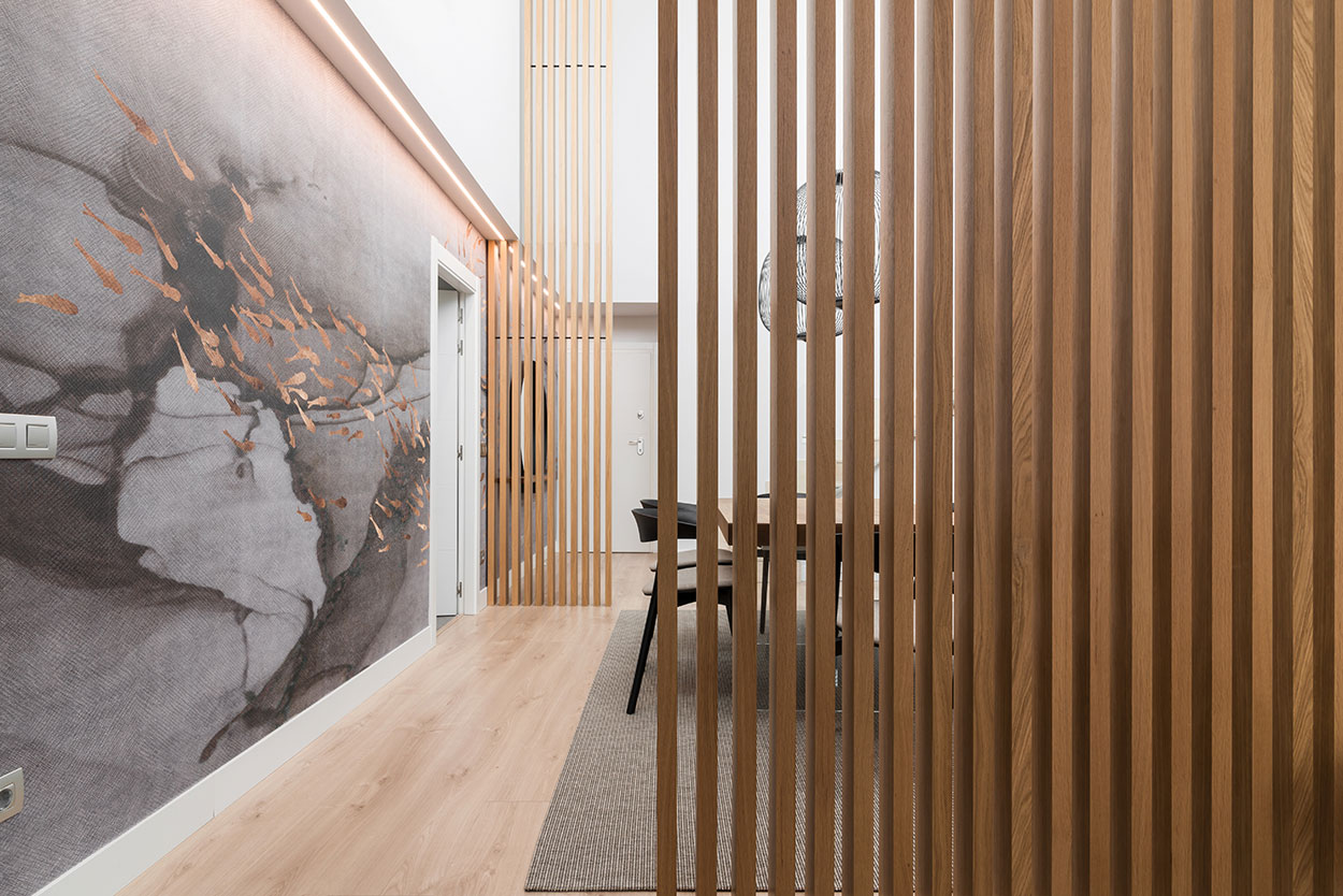 Separación de zonas para la decoración de un salón