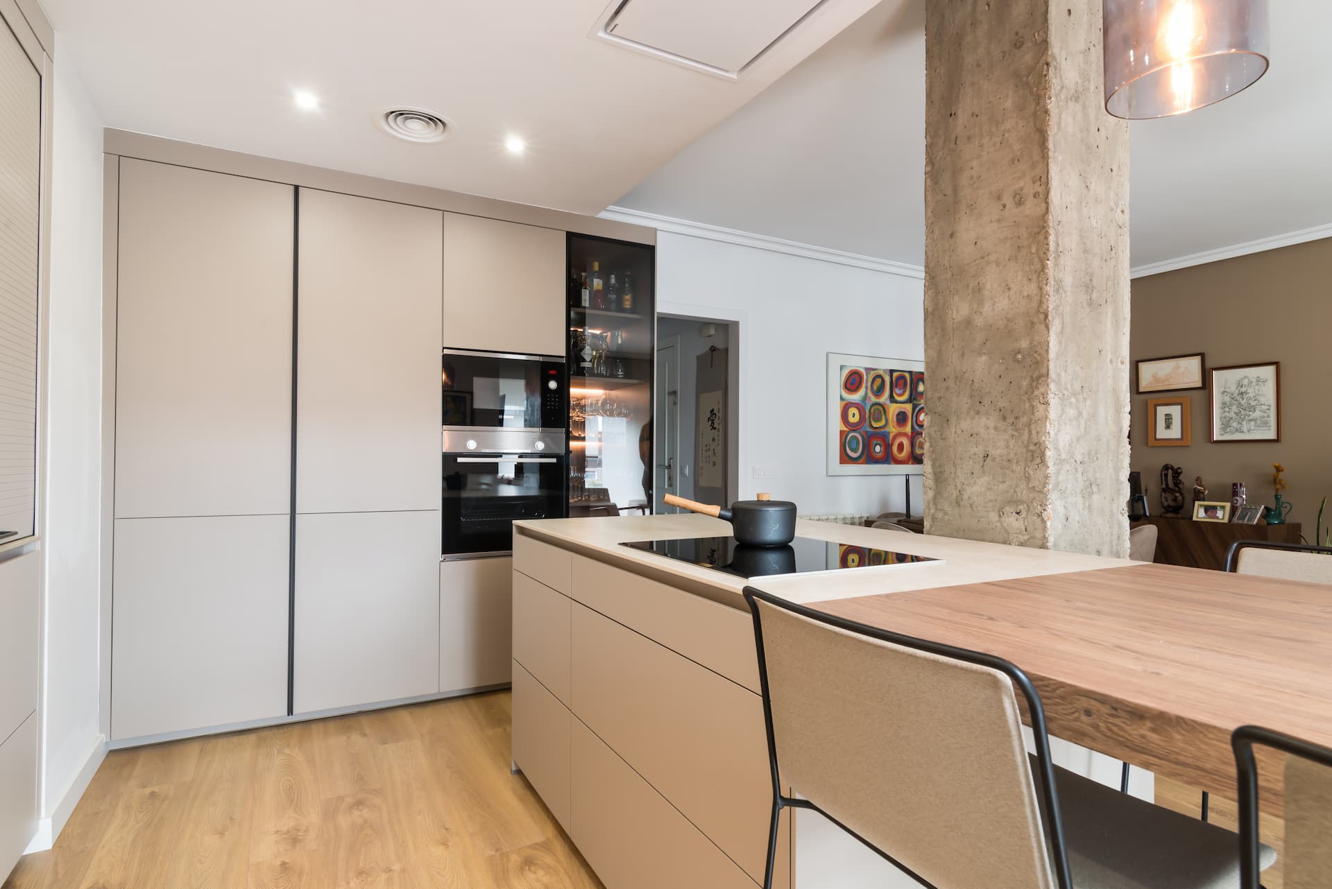 ¿Cocina abierta o cerrada? Ventajas y desventajas según tu estilo de vida