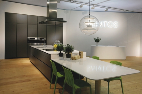 Santos presenta en Eurocucina un adelanto de su próxima colección