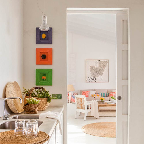 ¿Una cocina blanca sin vida? ¡Dale color!