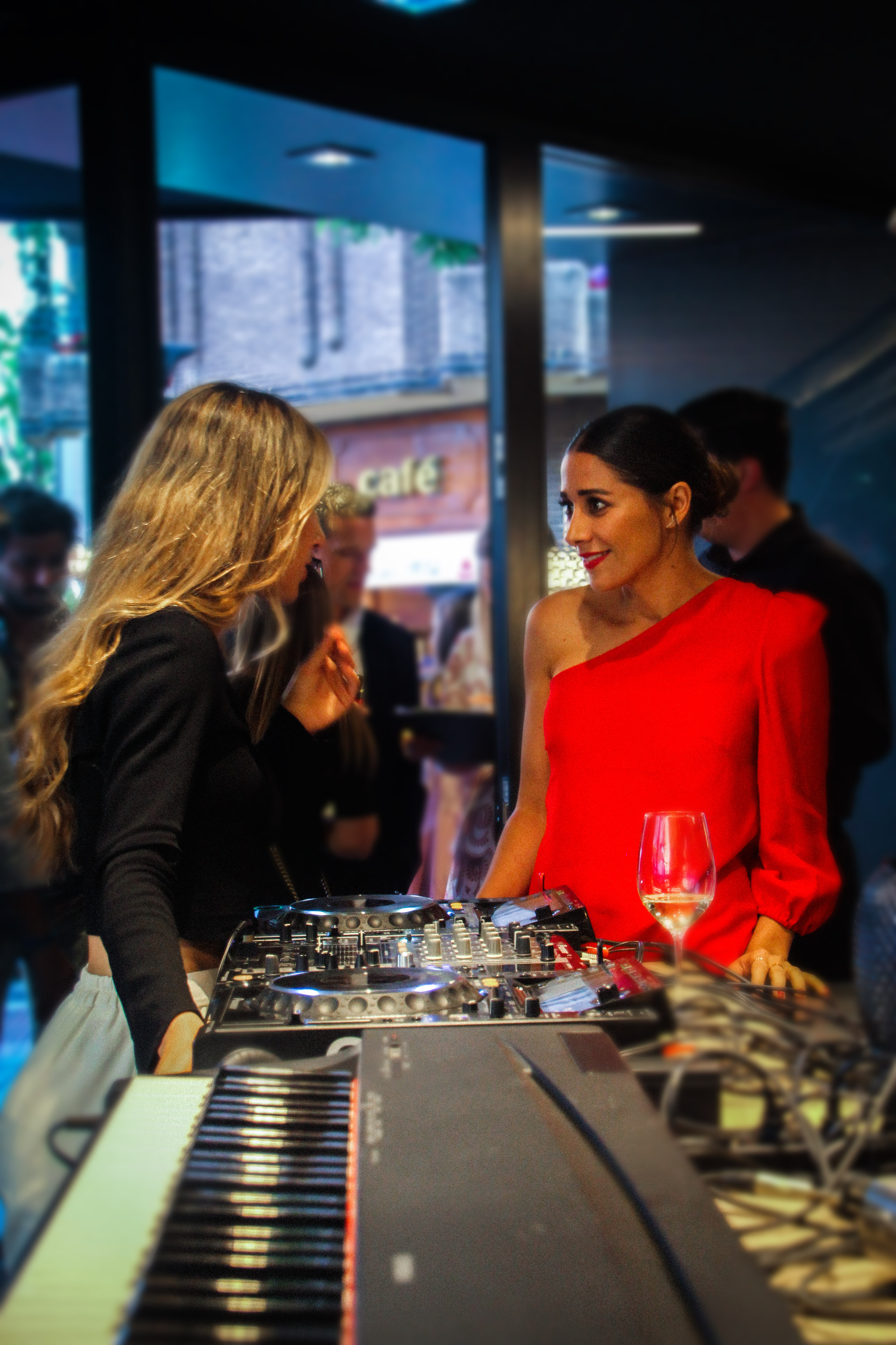 Inauguración estudio de cocinas e interiorismo Docrys DC en Chamberí con Mariam Hernández