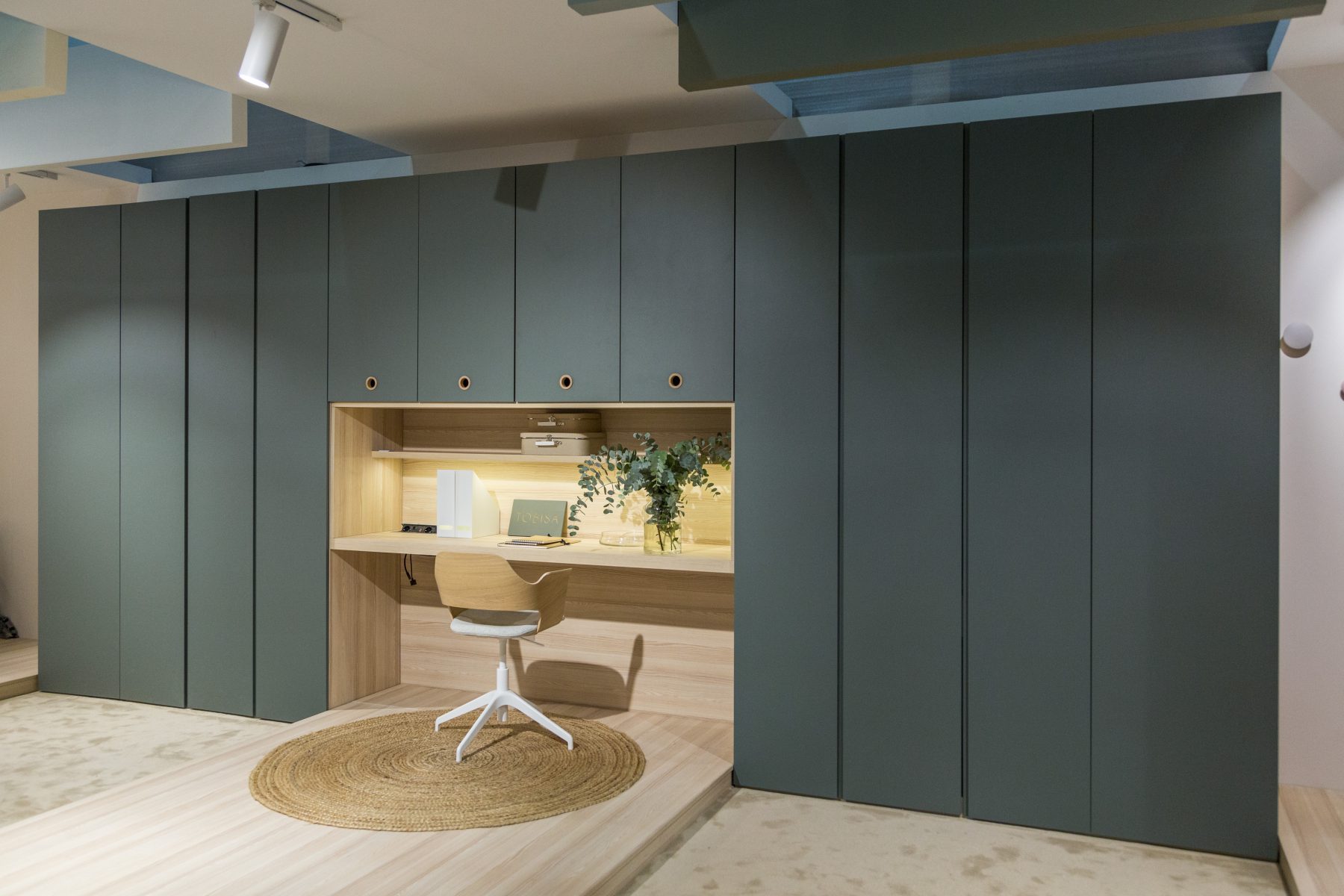 Armario y escritorio TOBISA