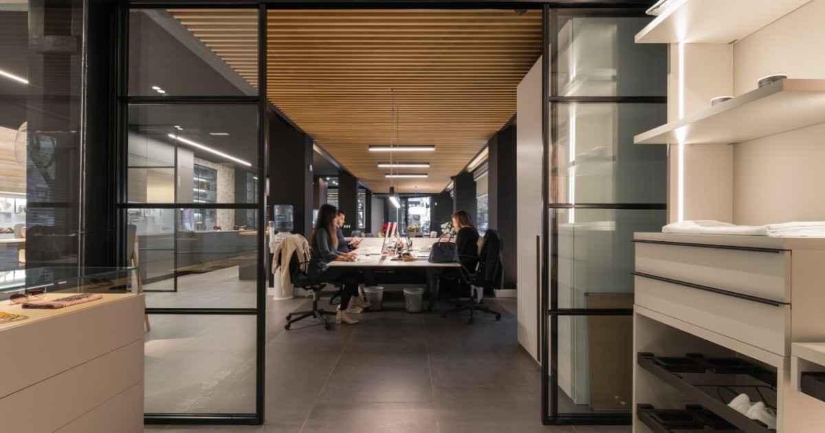 ¿Cómo se trabaja con clientes en proyectos de diseño de interiores?