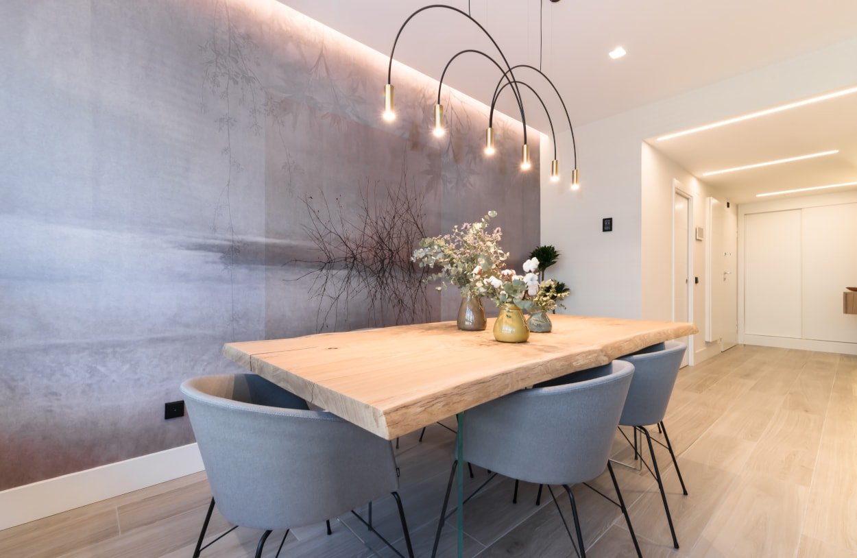 Mesa comedor Wikwood y sillas Capdell