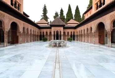Cosentino, en la restauración del Patio de los Leones de la Alhambra