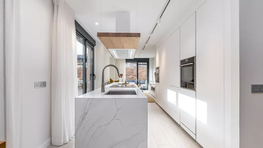 Diseño cocina Santos blanca con isla