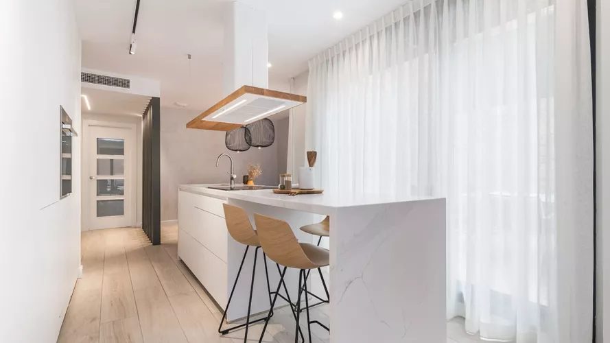 Diseño cocina blanca con isla