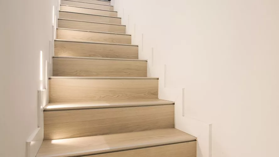 escaleras acceso a vivienda