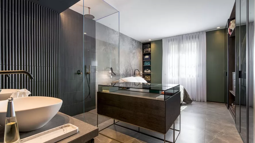 Dormitorio con baño integrado