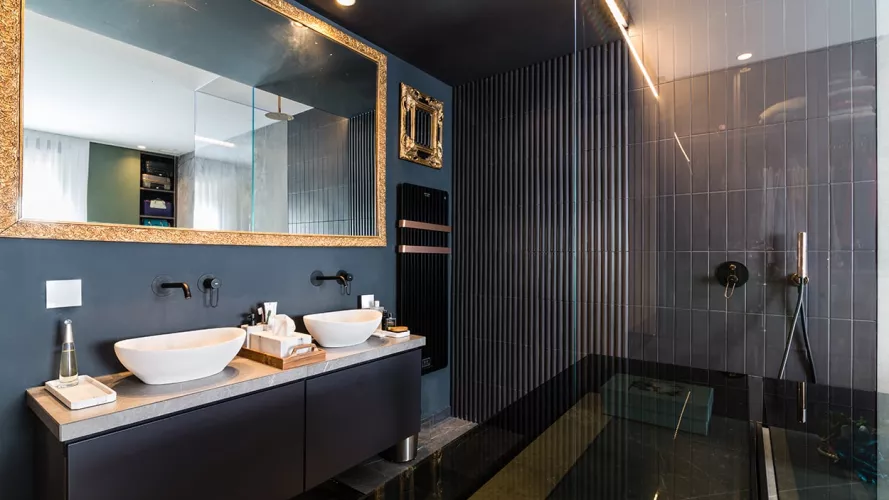 cuarto de baño en dormitorio