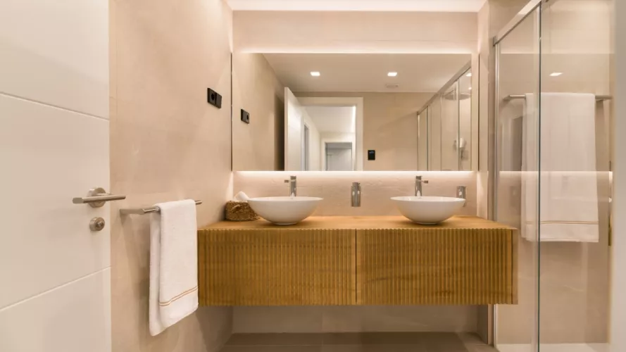 Mueble baño Codis y lavabo grifería Bath Co