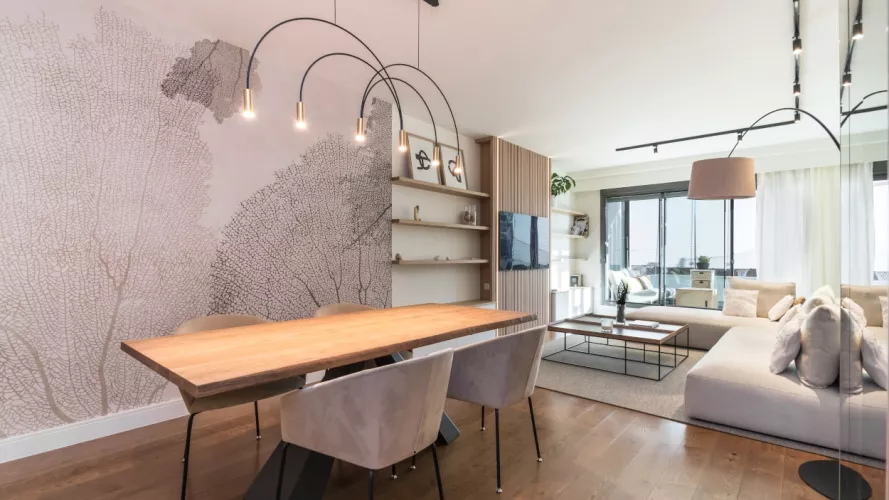 Salón comedor con mesa Cattelan