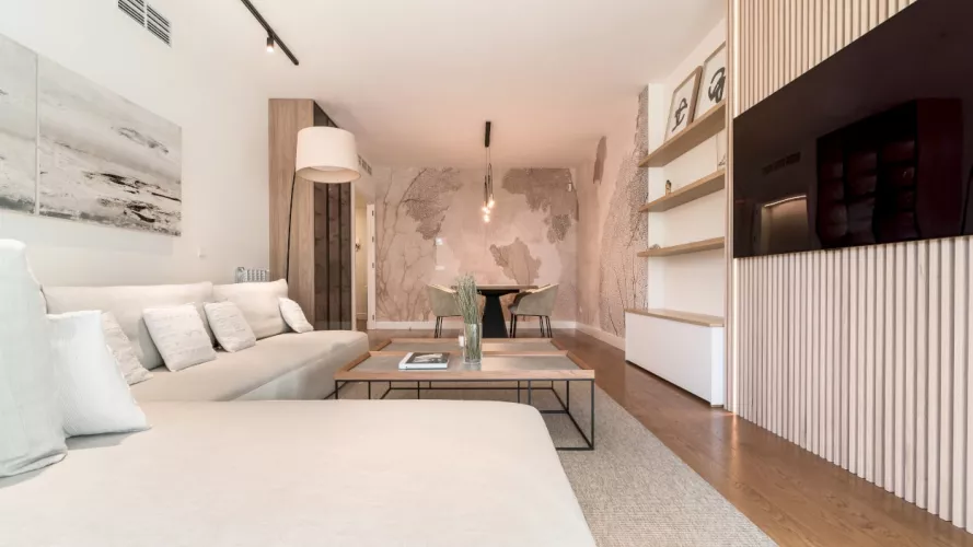 Proyecto decoración salón y comedor con sofá en L