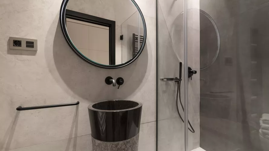 Cuarto de baño con ducha