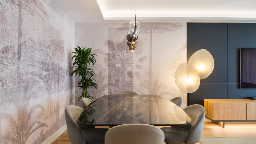 Salón-comedor abierto, diseñado para equilibrar calidez, sofisticación y personalidad