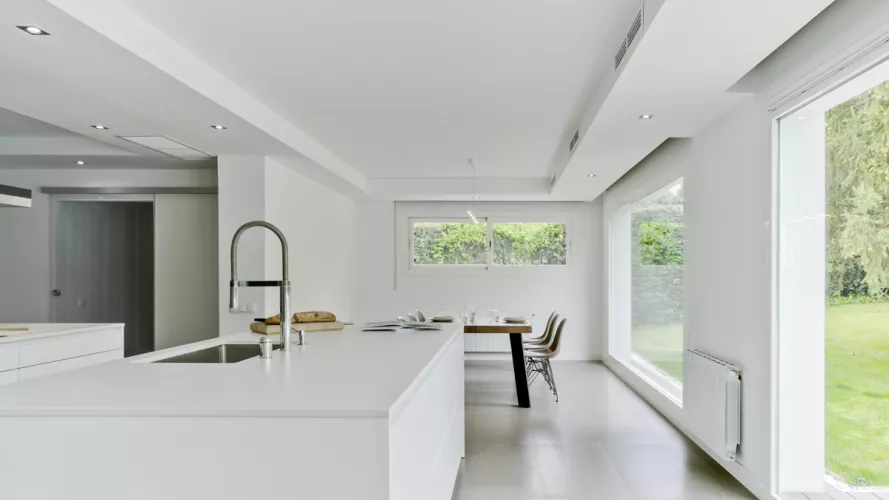 Disfrutar de una cocina luminosa, estética y relajante