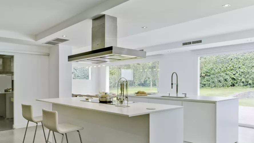 Disfrutar de una cocina luminosa, estética y relajante