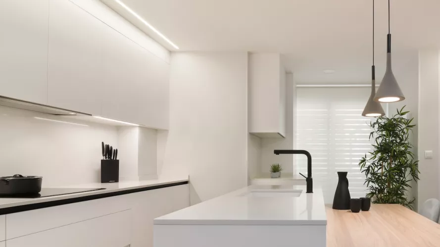 Cocina Santos blanca con isla