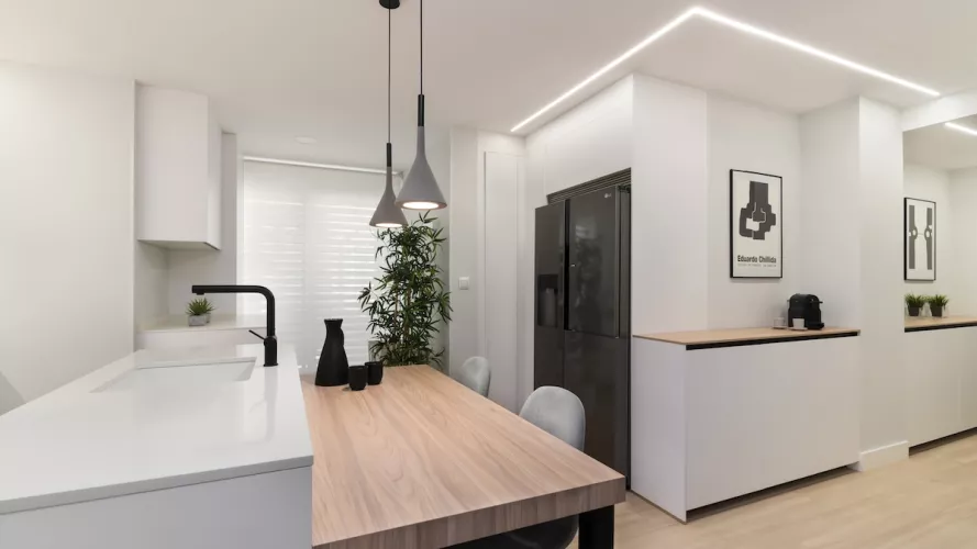 Cocina Santos blanca con isla