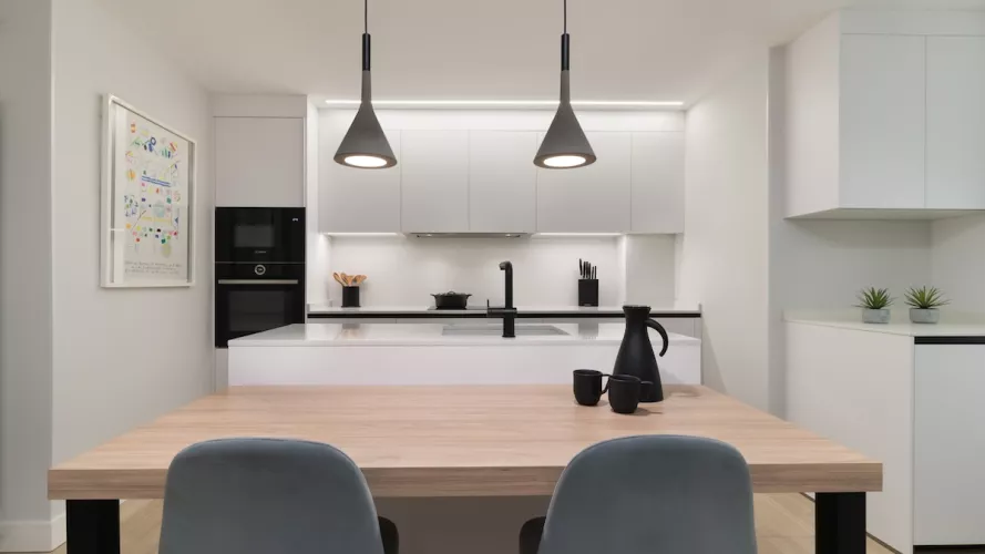 Cocina Santos blanca con isla