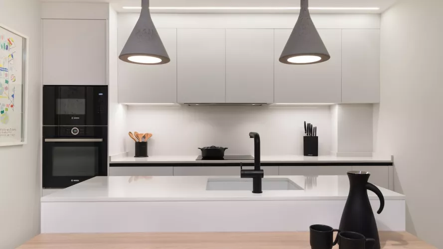 Cocina Santos blanca con isla