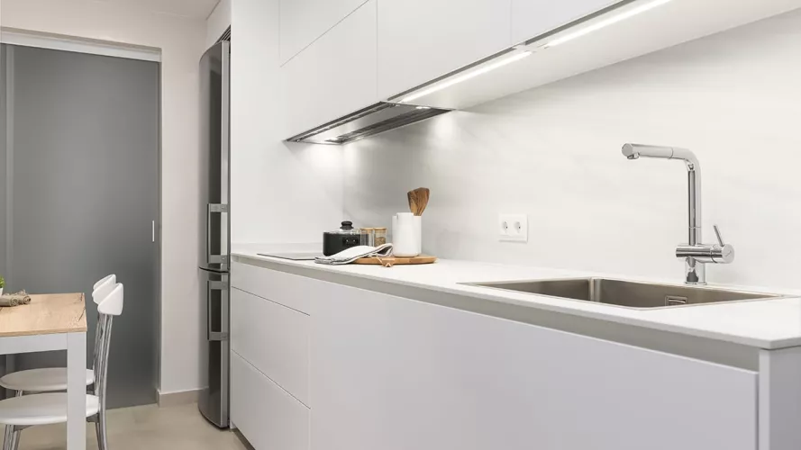 Cocina Blanca en Paralelo de Santos Cocinas