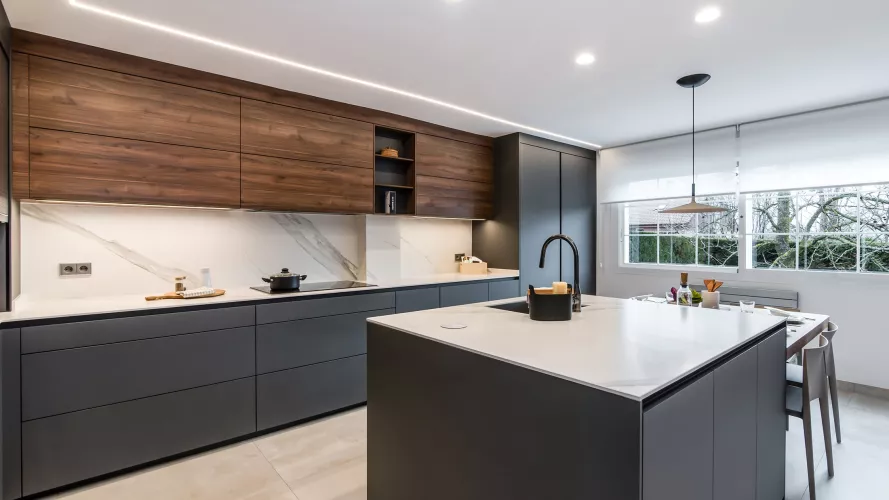 Cocina Gris con Isla