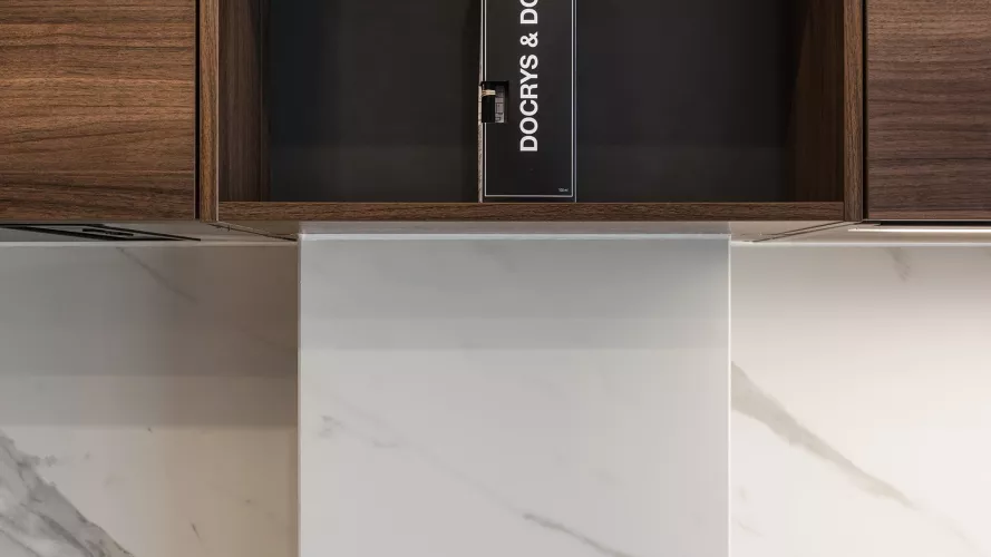 Cocina gris con isla gris antracita nogal tierra