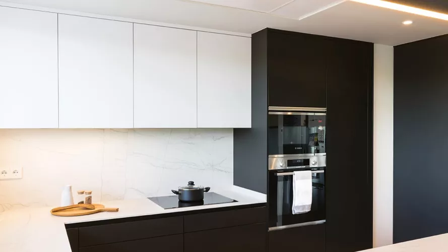 Cocina negra Santos moderna