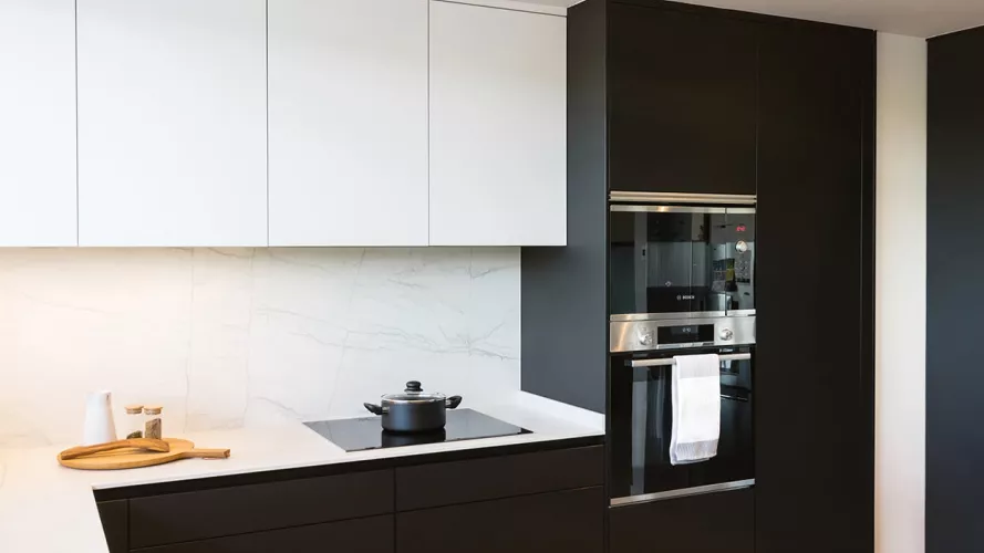 Cocina negra Santos moderna