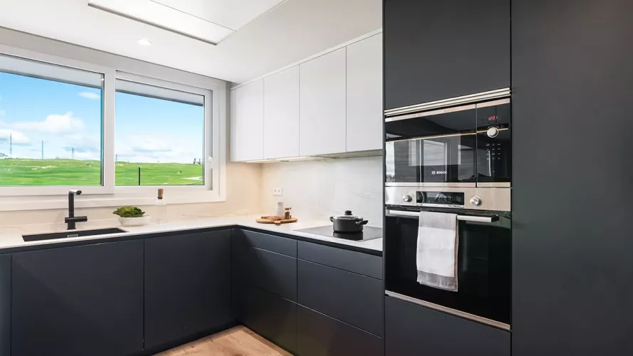 Cocina negra Santos moderna