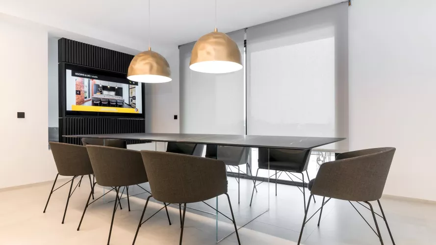 Mesa comedor Lago y Sillas y taburetes Capdell