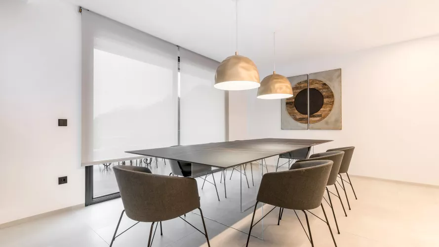 Mesa comedor Lago y Sillas y taburetes Capdell