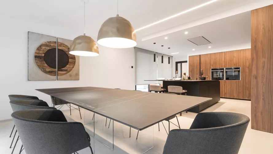 Mesa comedor Lago y Sillas y taburetes Capdell