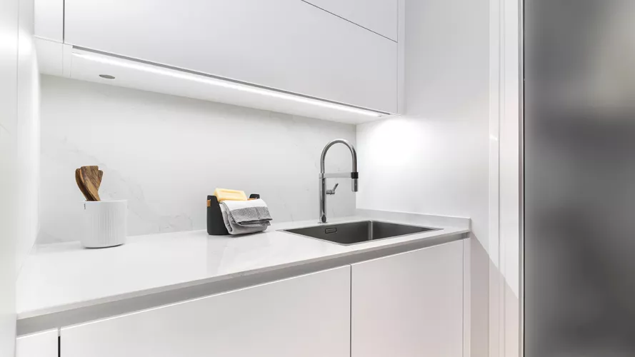 Cocina Santos Blanca, encimera Silestone