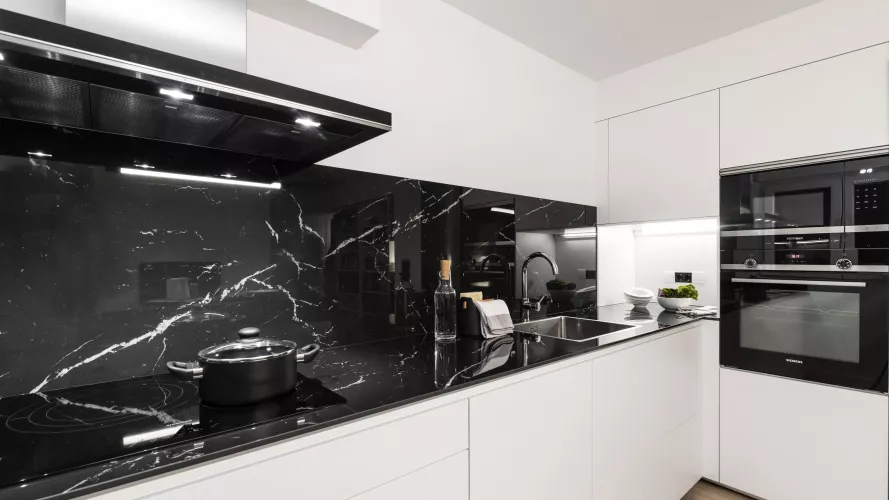 Cocina Santos Blanca y Negra con Península