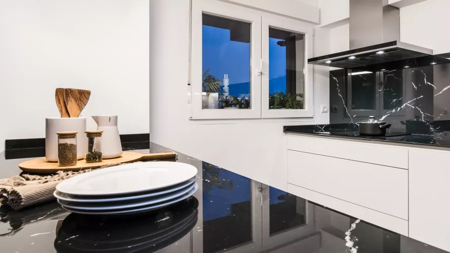 Cocina Santos Blanca y Negra con Península