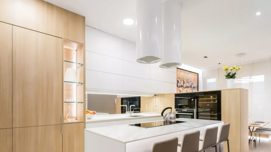 Cocina Santos blanca y madera con isla