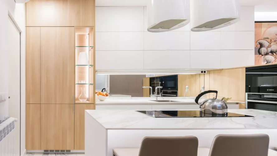 Cocina Santos blanca y madera con isla