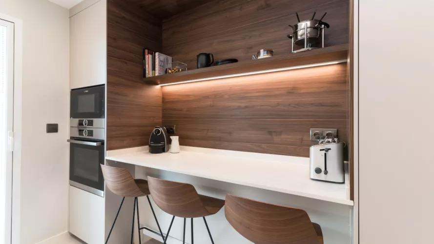 Cocina Santos cashmere frente con desayunador