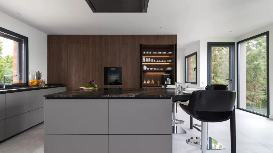 Cocina Santos en Gris y Nogal Tierra