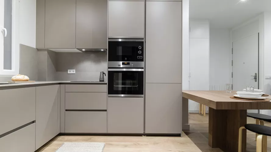 Cocina Santos gris arena panoramica