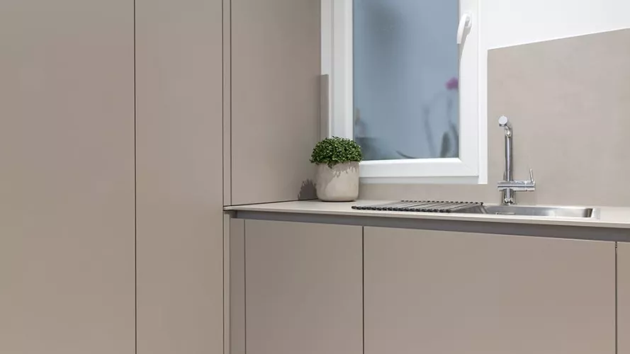 Cocina Santos gris arena zona de aguas